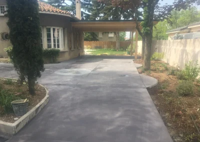 Cour intérieure en béton peluché à Romans sur Isère